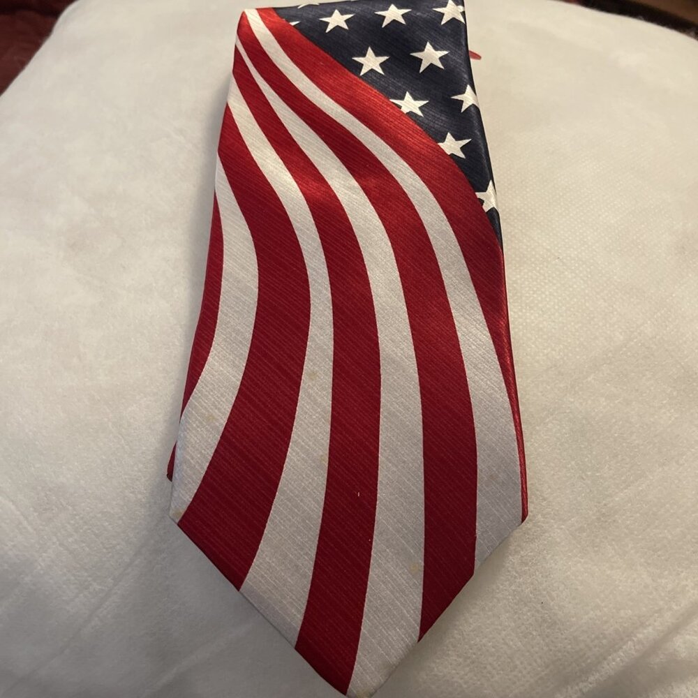 American Traditions "Made In The USA" American Flag Repp Neck Tie‎ 100% Silk